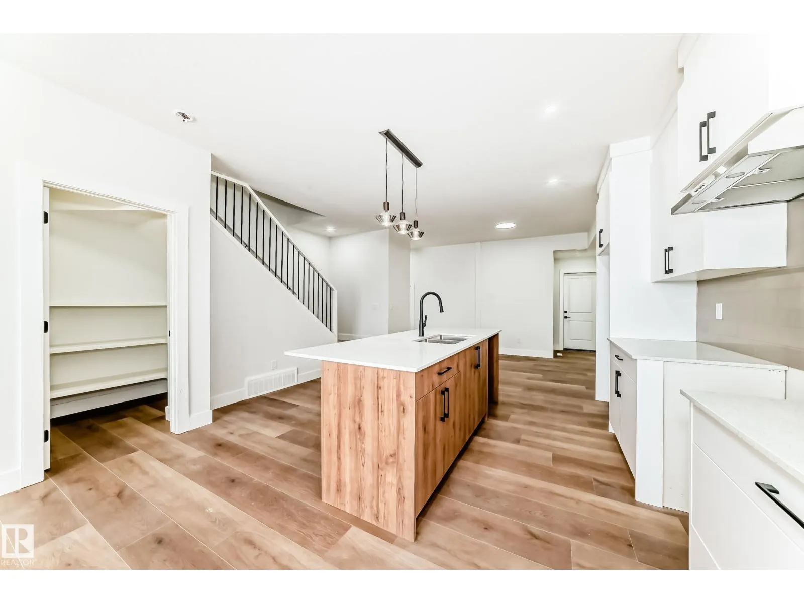 5024 67 ST