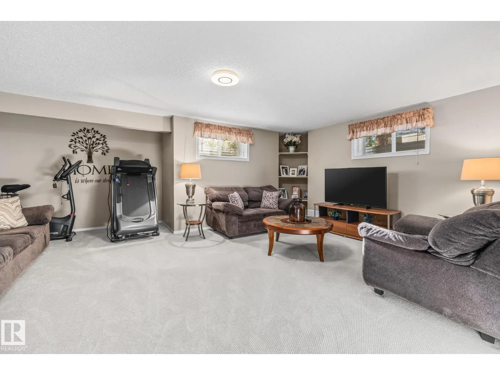 18931 89 AV NW