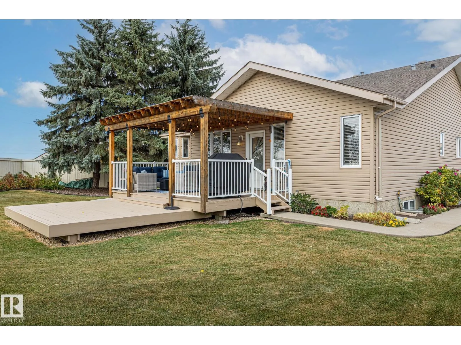 18931 89 AV NW