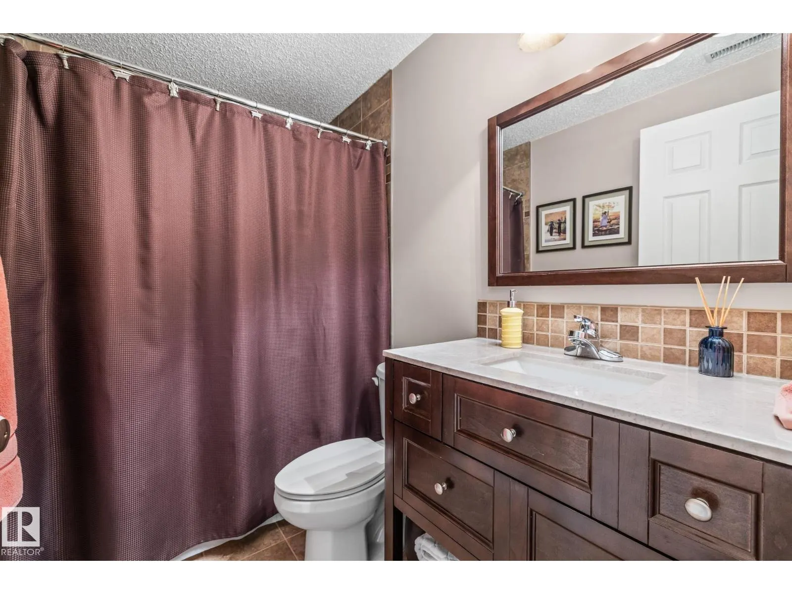 18931 89 AV NW