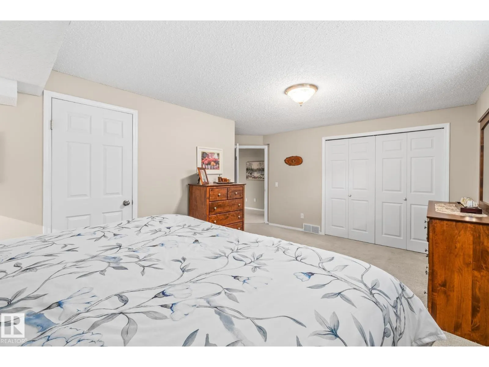 18931 89 AV NW