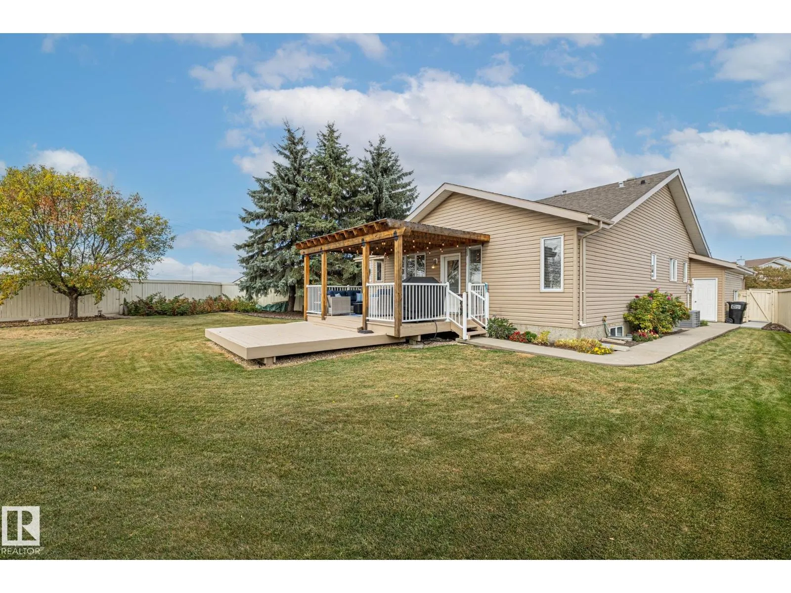 18931 89 AV NW