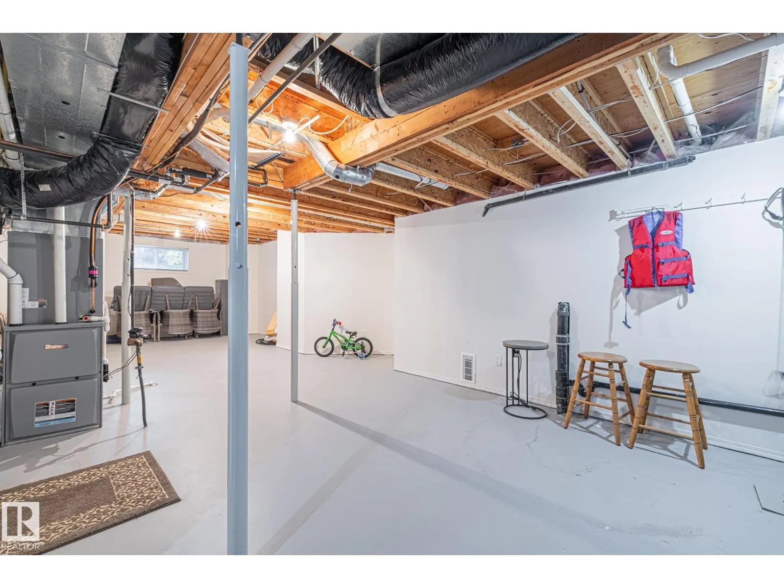 18931 89 AV NW
