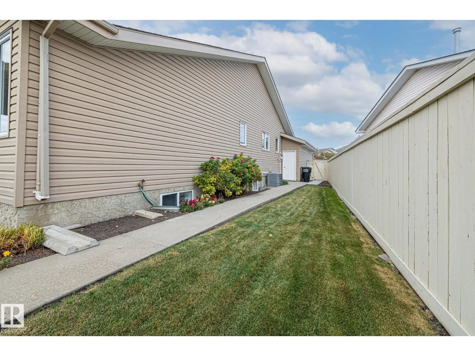 18931 89 AV NW