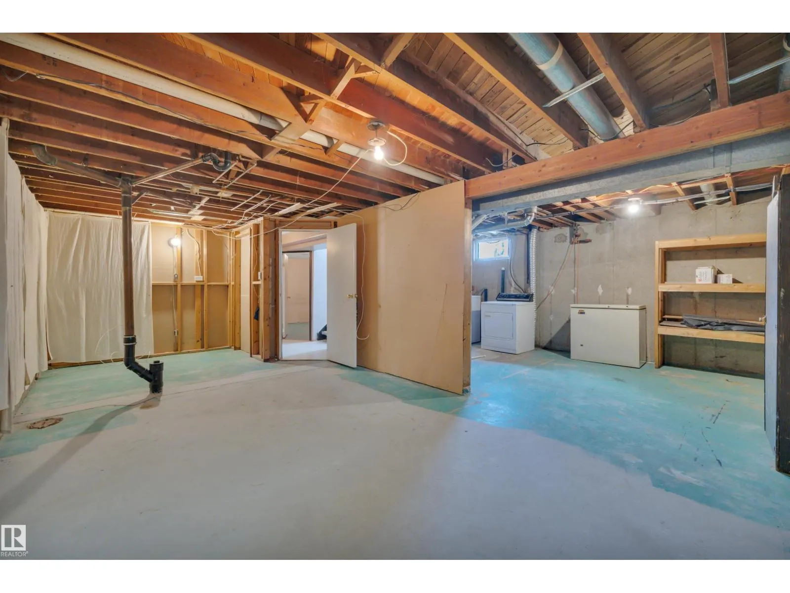 8328 165 ST NW