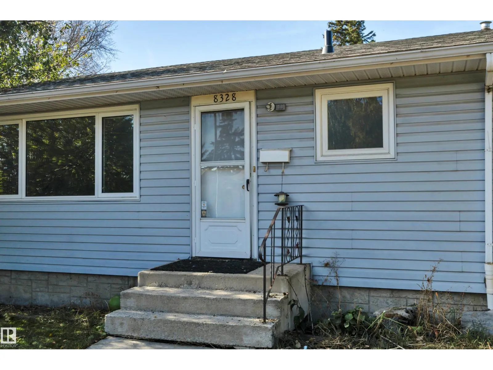 8328 165 ST NW
