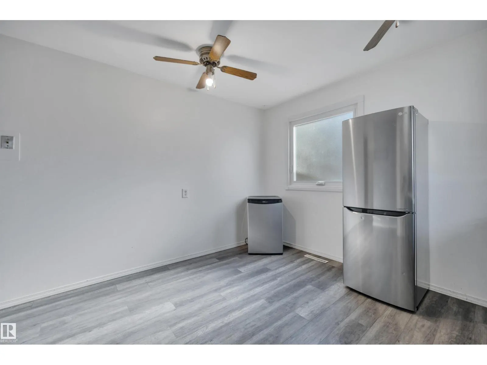 8328 165 ST NW