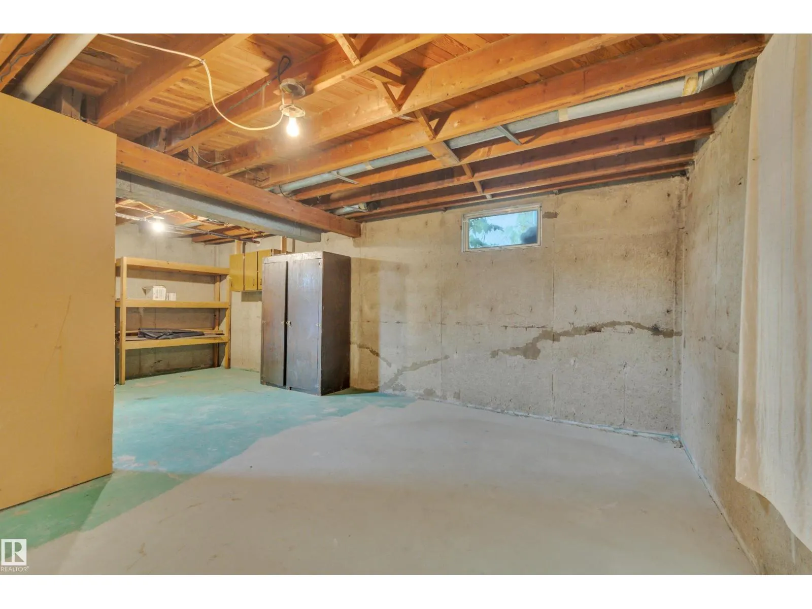 8328 165 ST NW