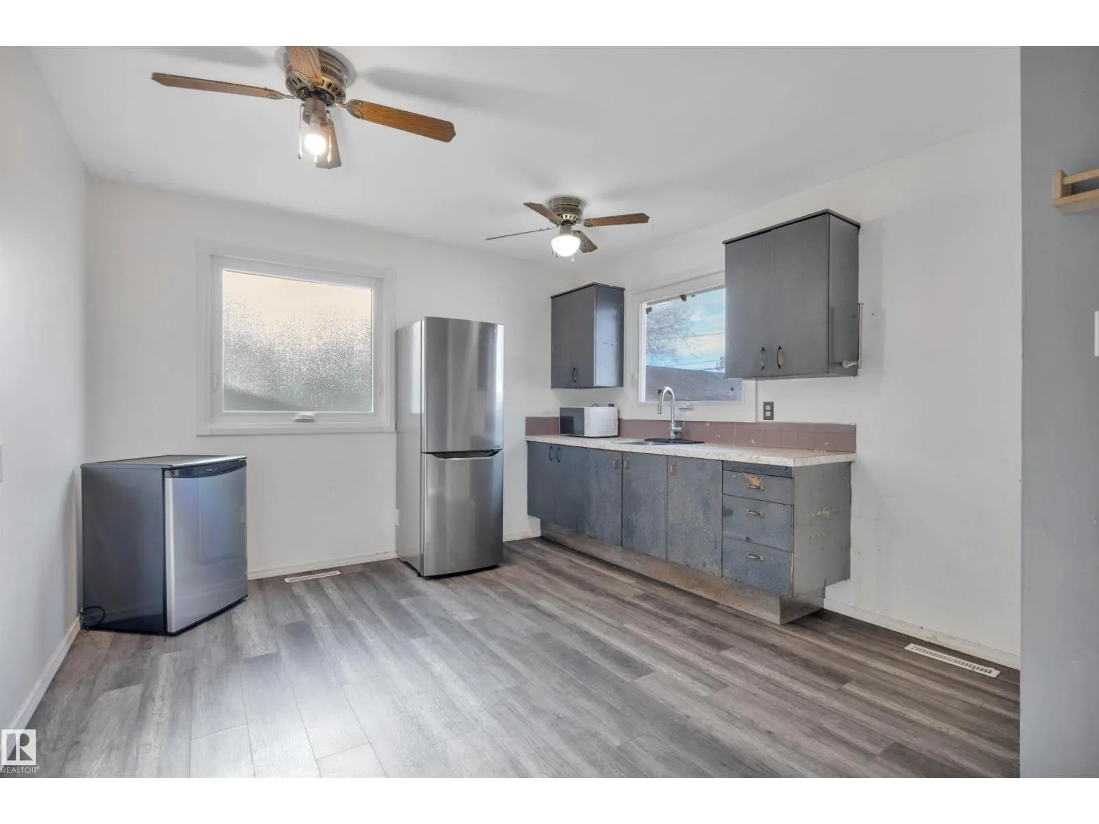 8328 165 ST NW