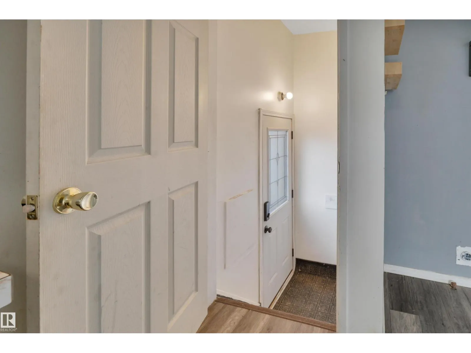 8328 165 ST NW