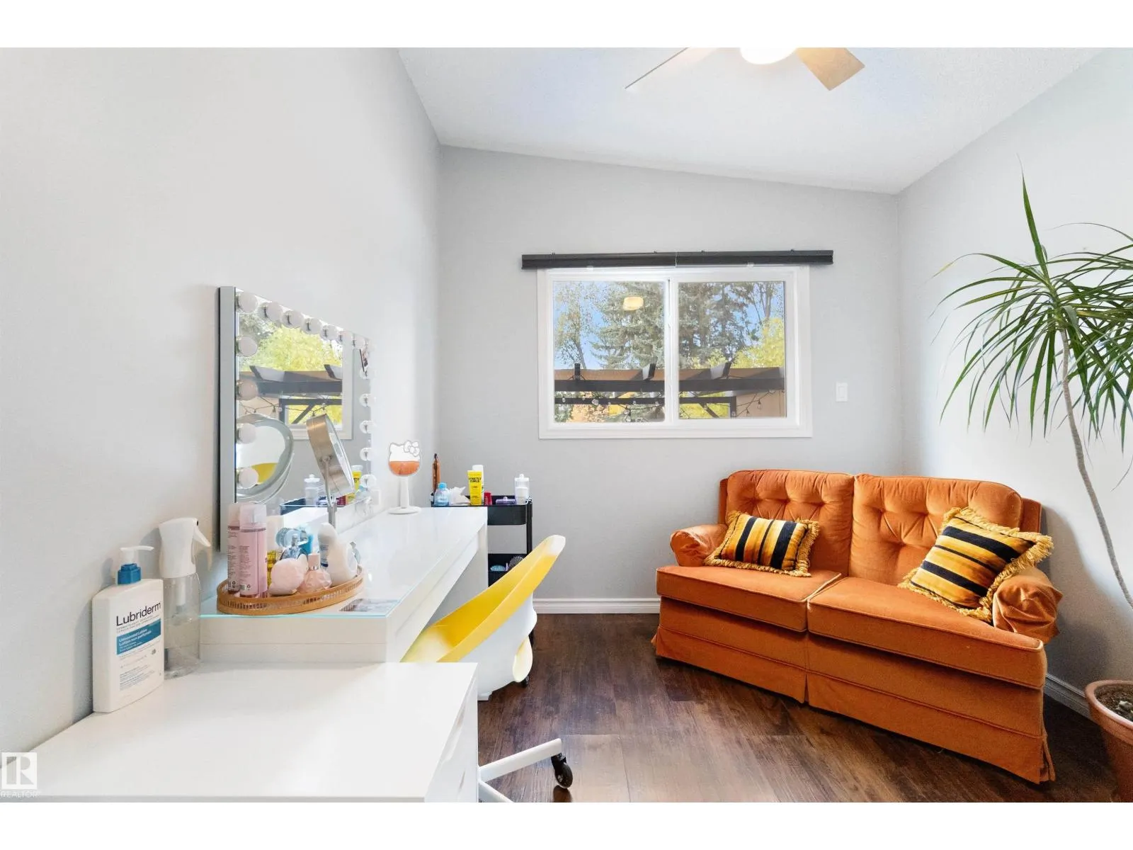 31 Curlew CR
