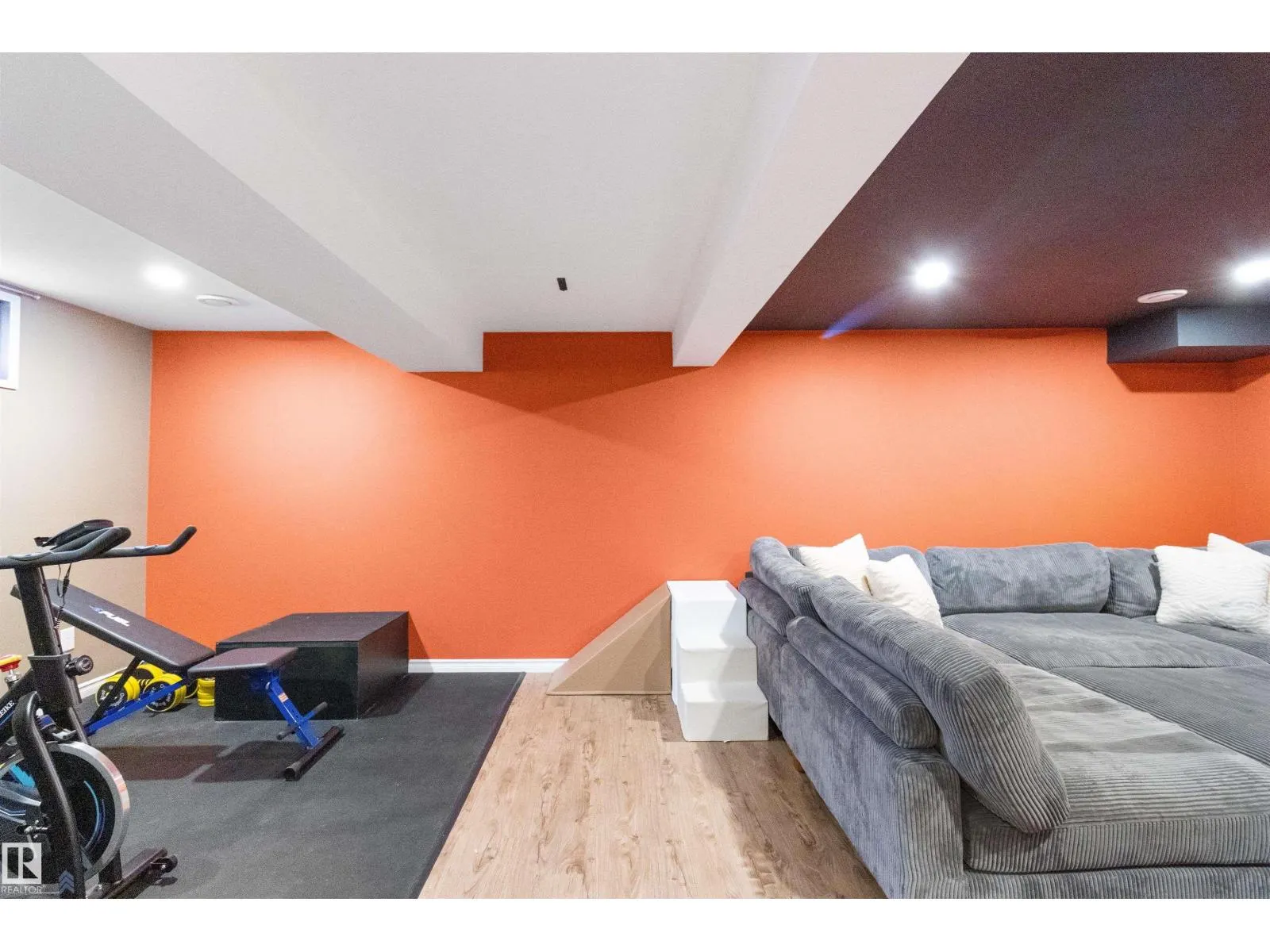 31 Curlew CR