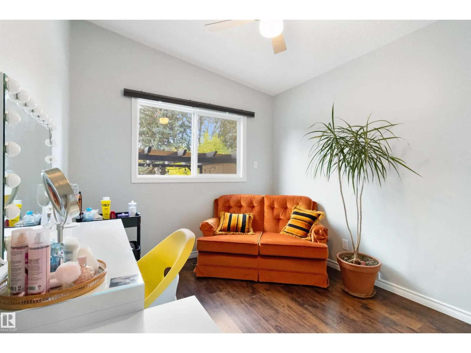 31 Curlew CR