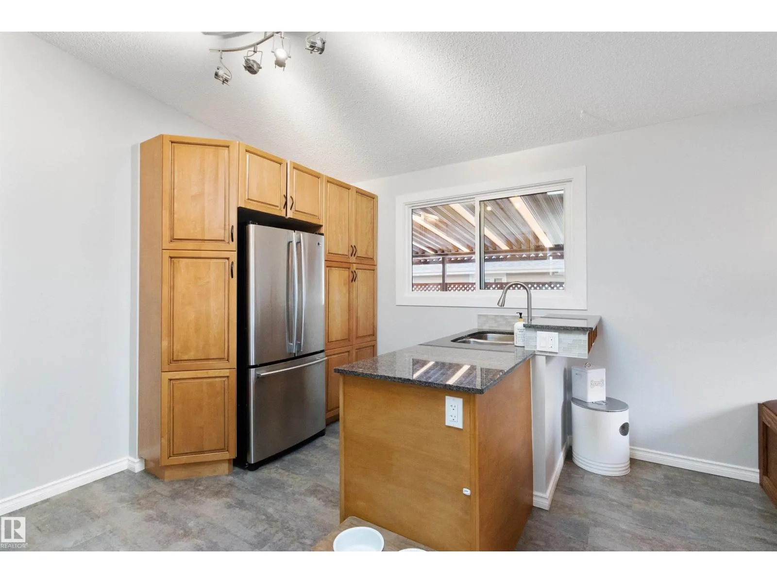 31 Curlew CR