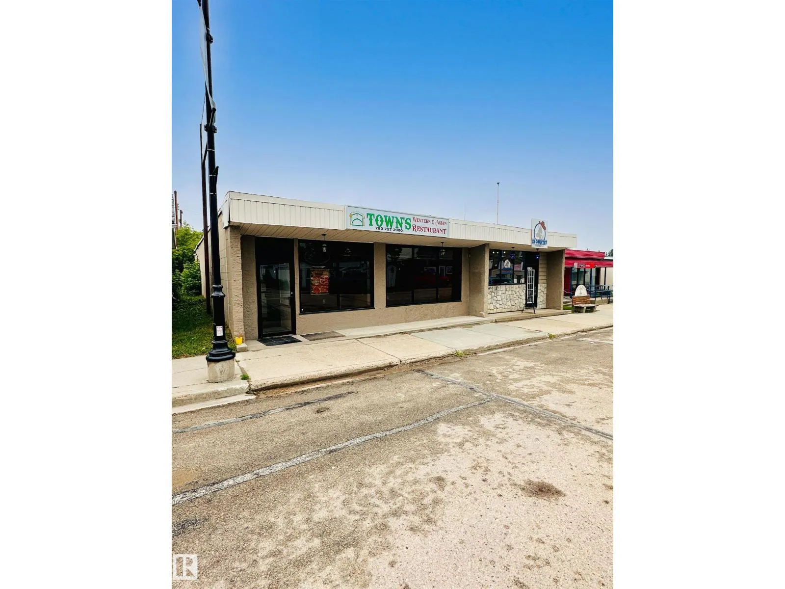 5012 | 5014 50 Street