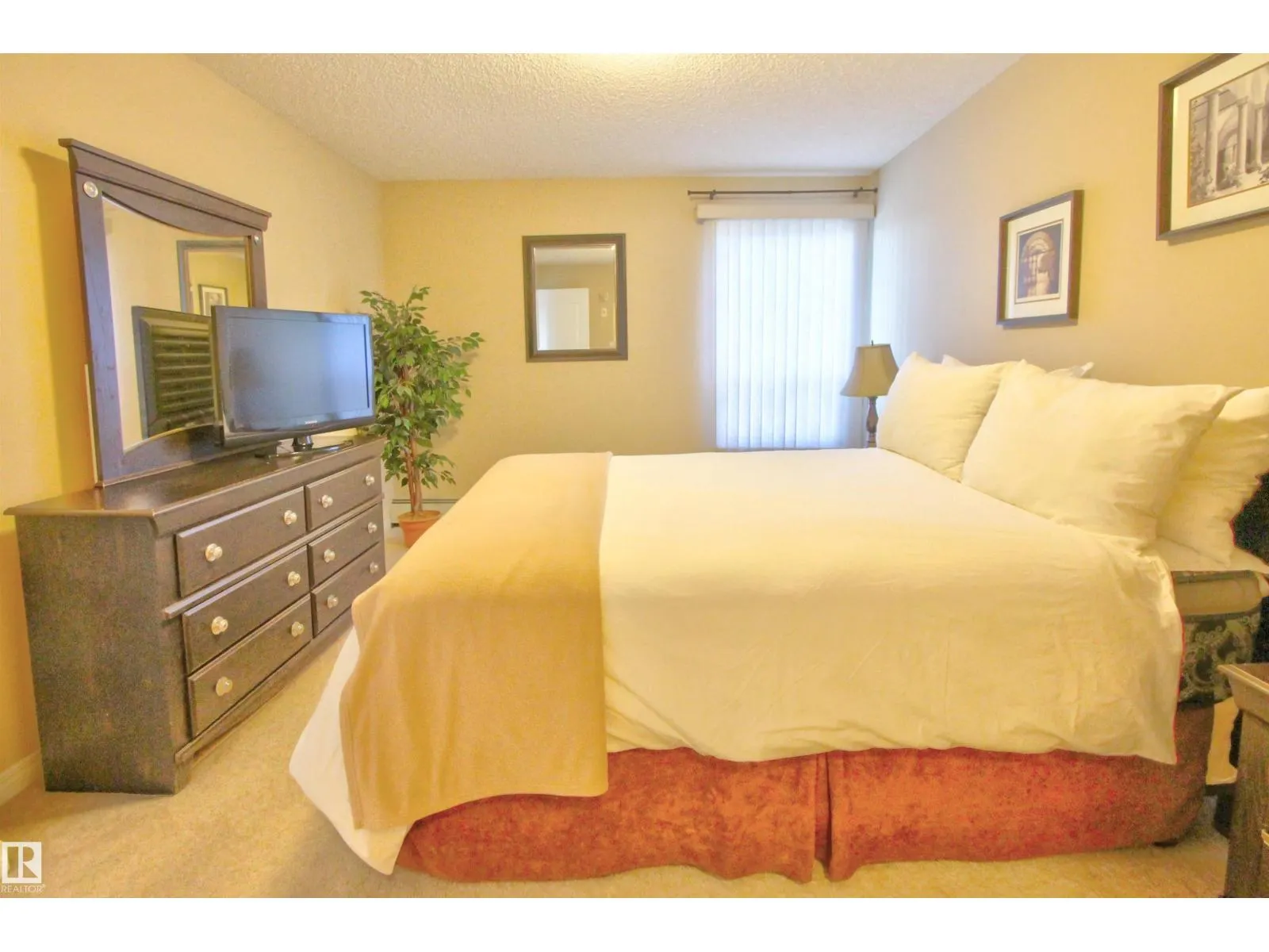 #319 155 EDWARDS DR SW