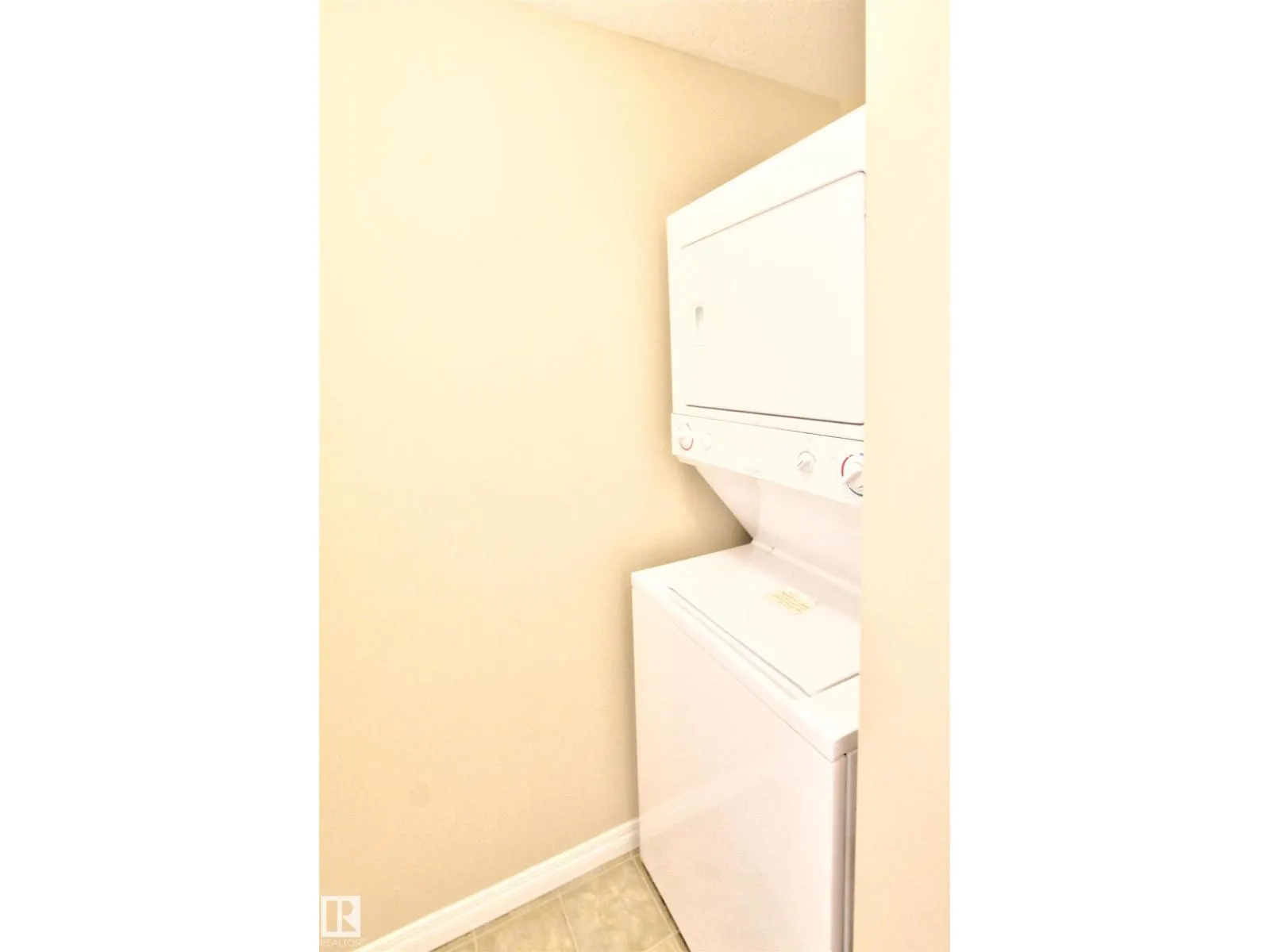 #319 155 EDWARDS DR SW