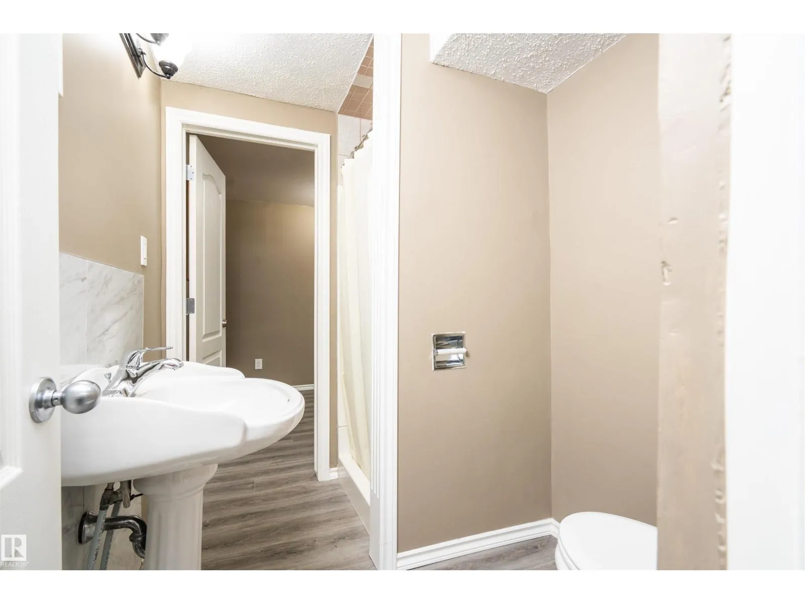 8721 152 ST NW