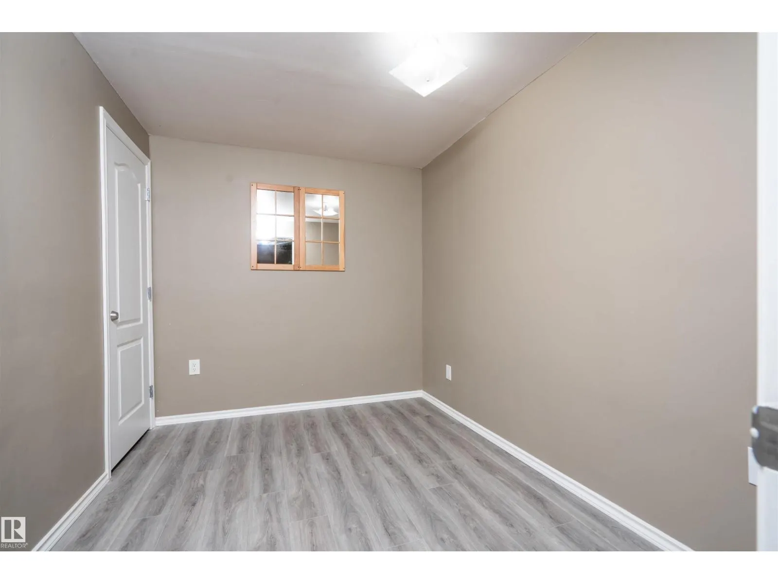 8721 152 ST NW