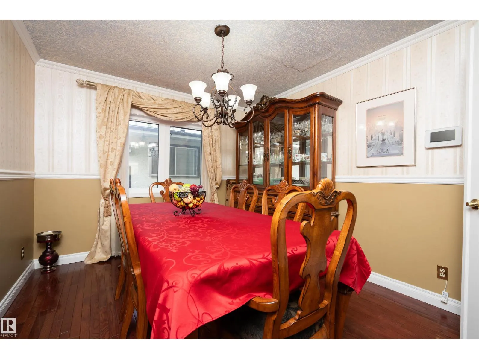 8721 152 ST NW