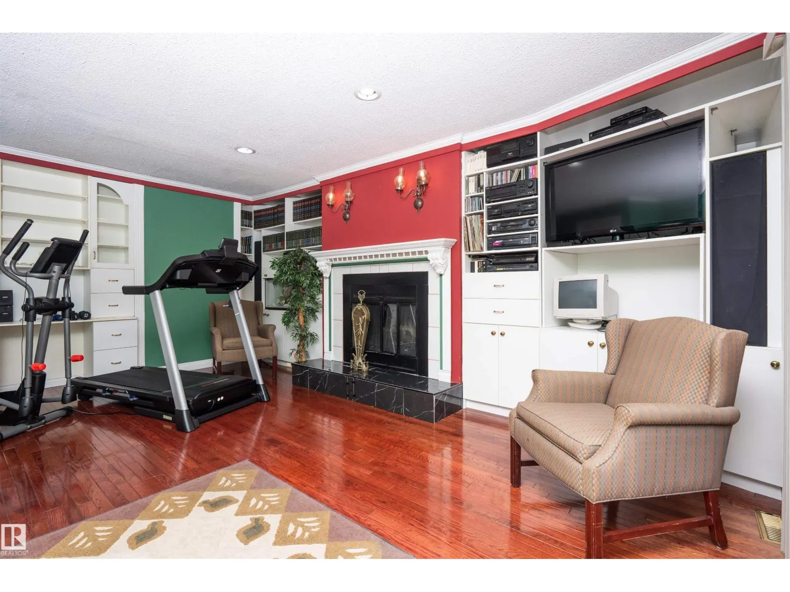 8721 152 ST NW