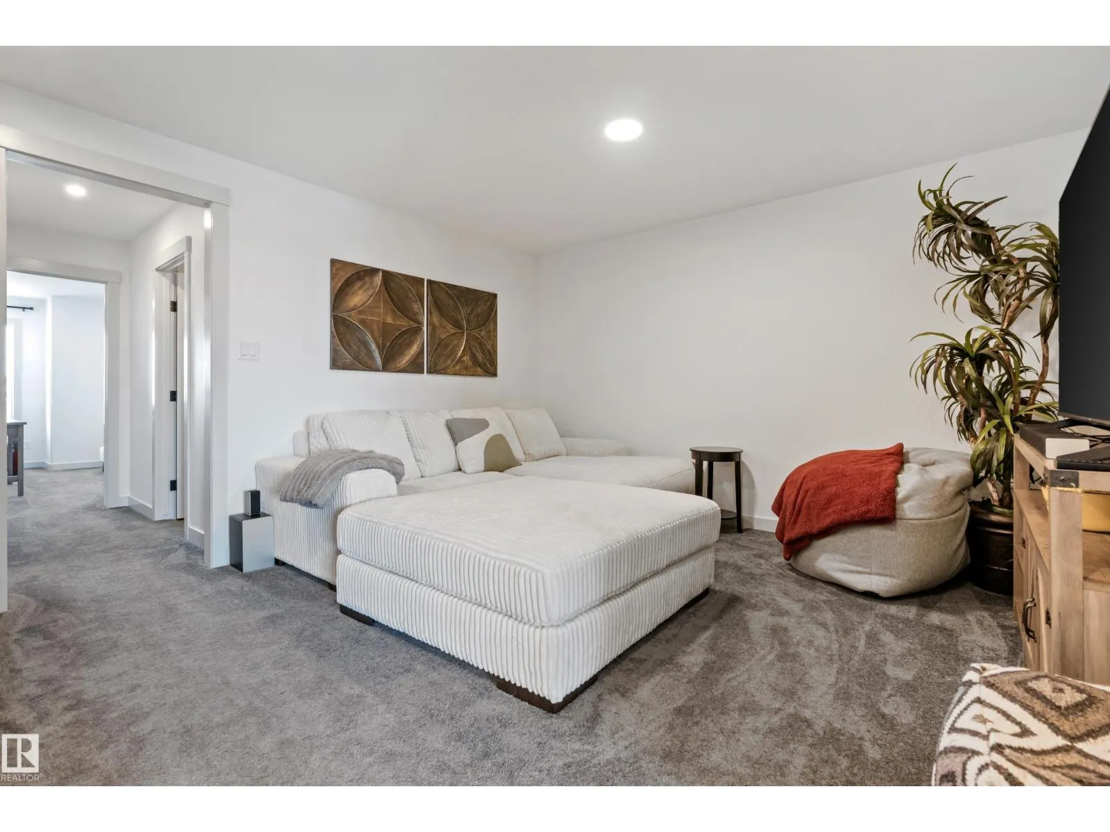 57 SAVOY CR