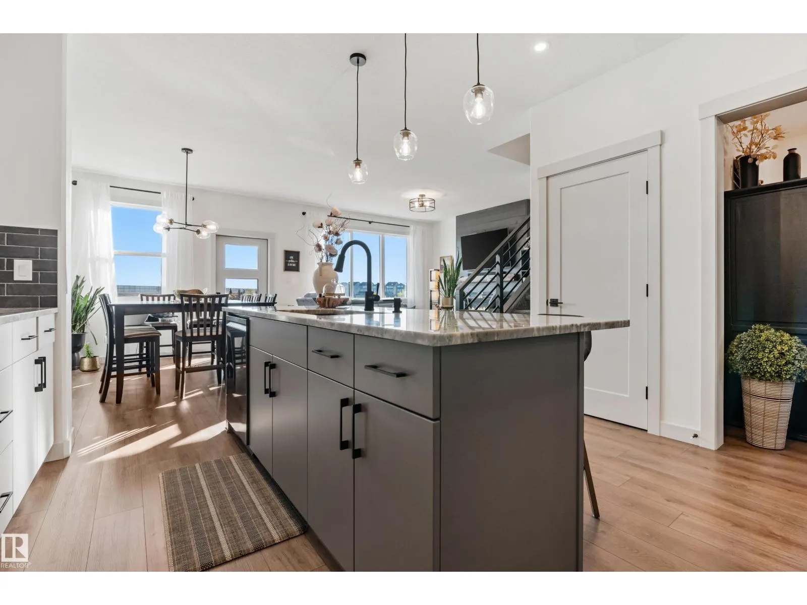 57 SAVOY CR