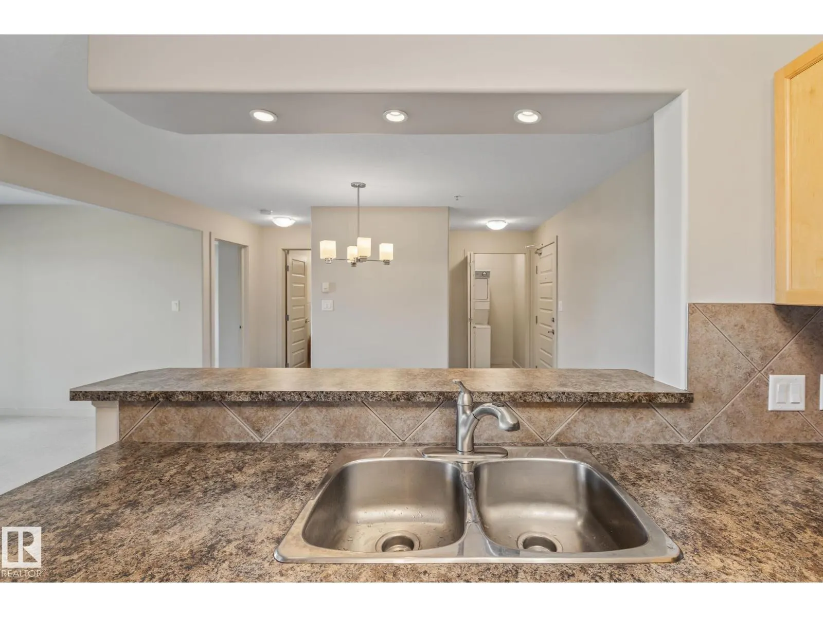 #313 11615 ELLERSLIE RD SW