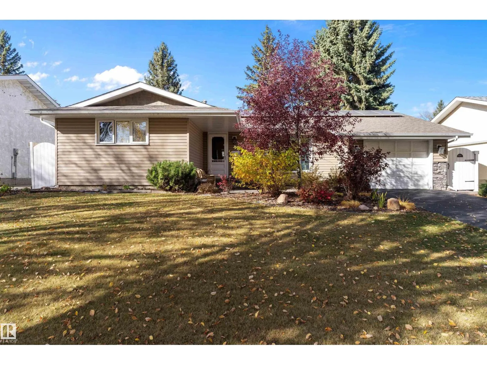 8 FARMSTEAD AV