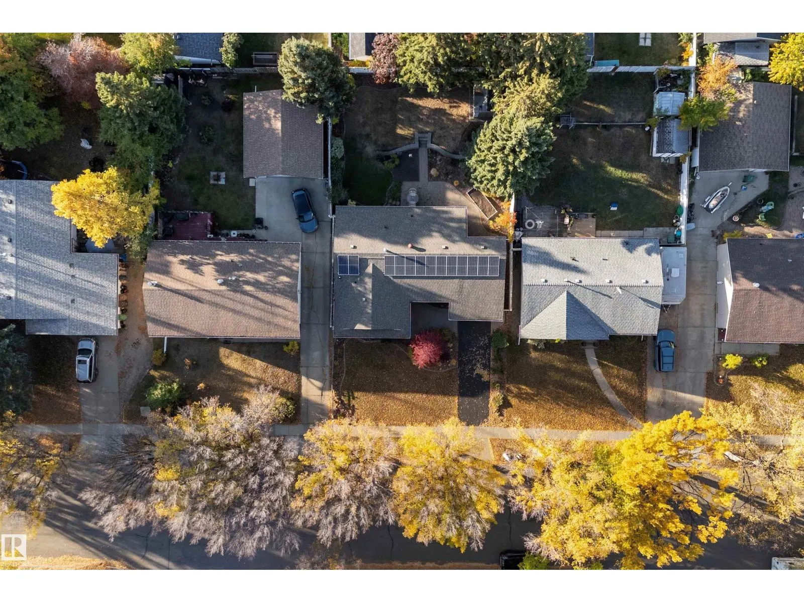 8 FARMSTEAD AV