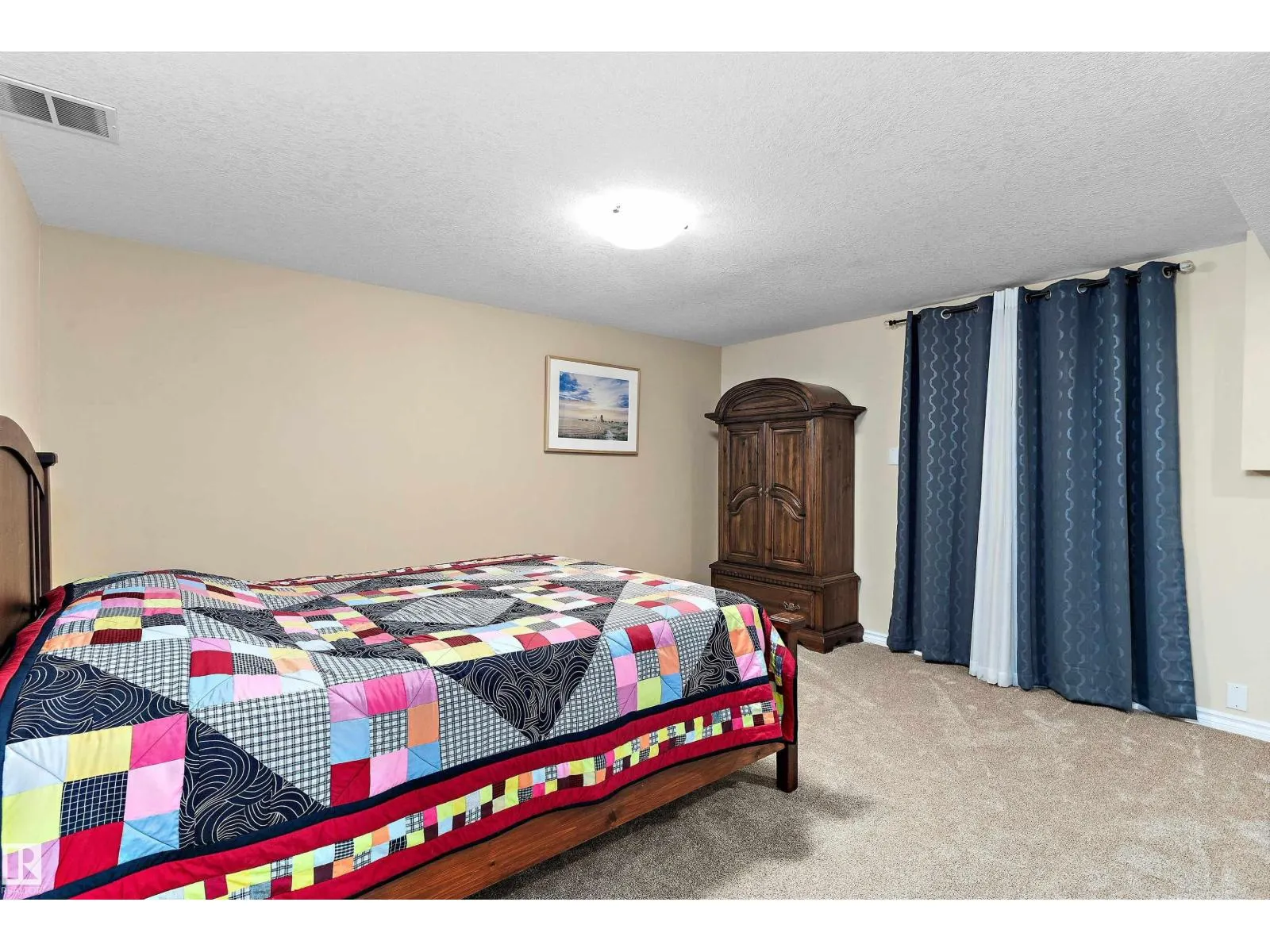 8 FARMSTEAD AV