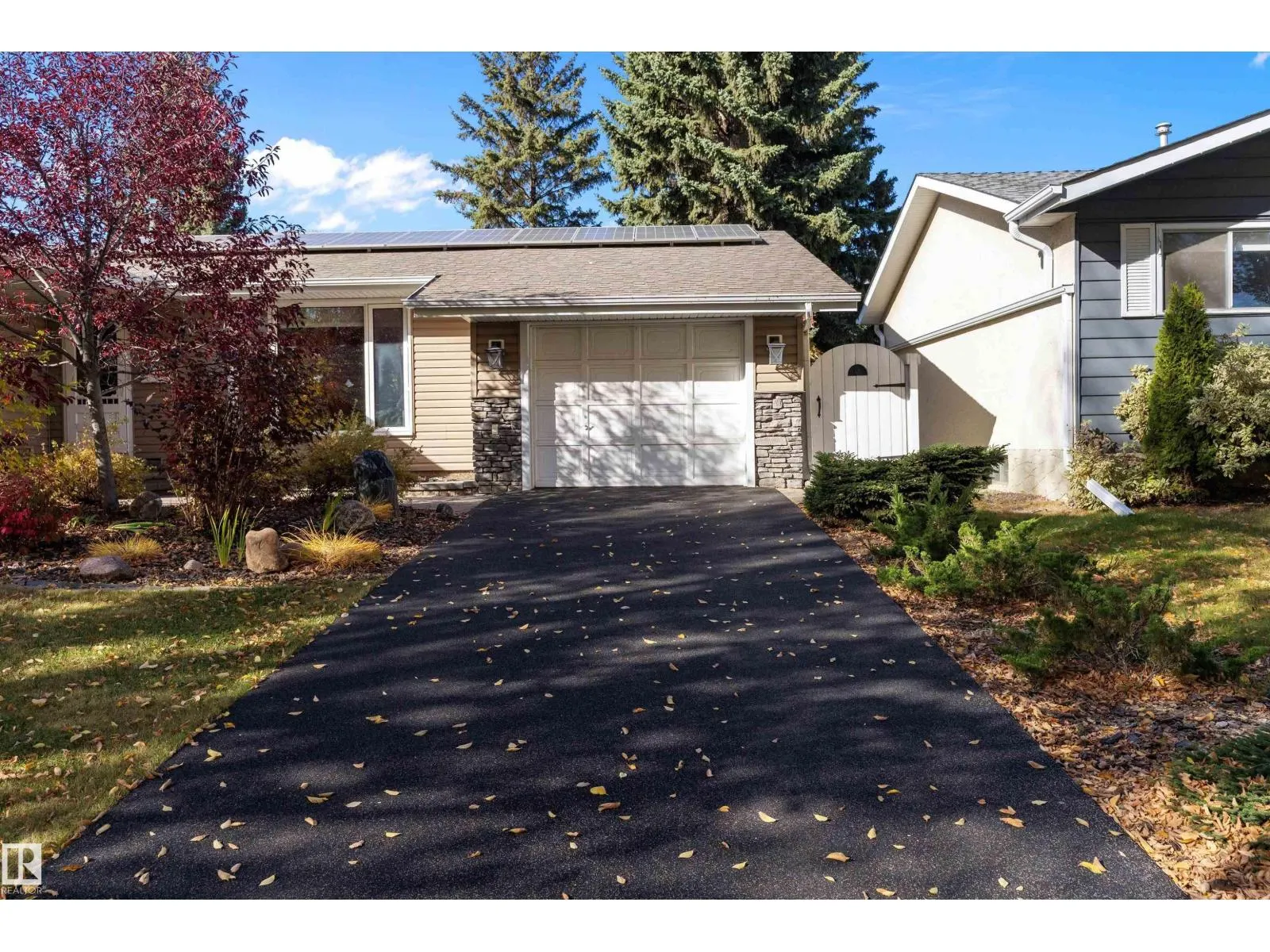 8 FARMSTEAD AV