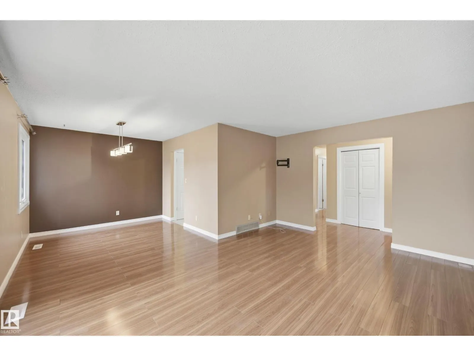 14231 24 ST NW