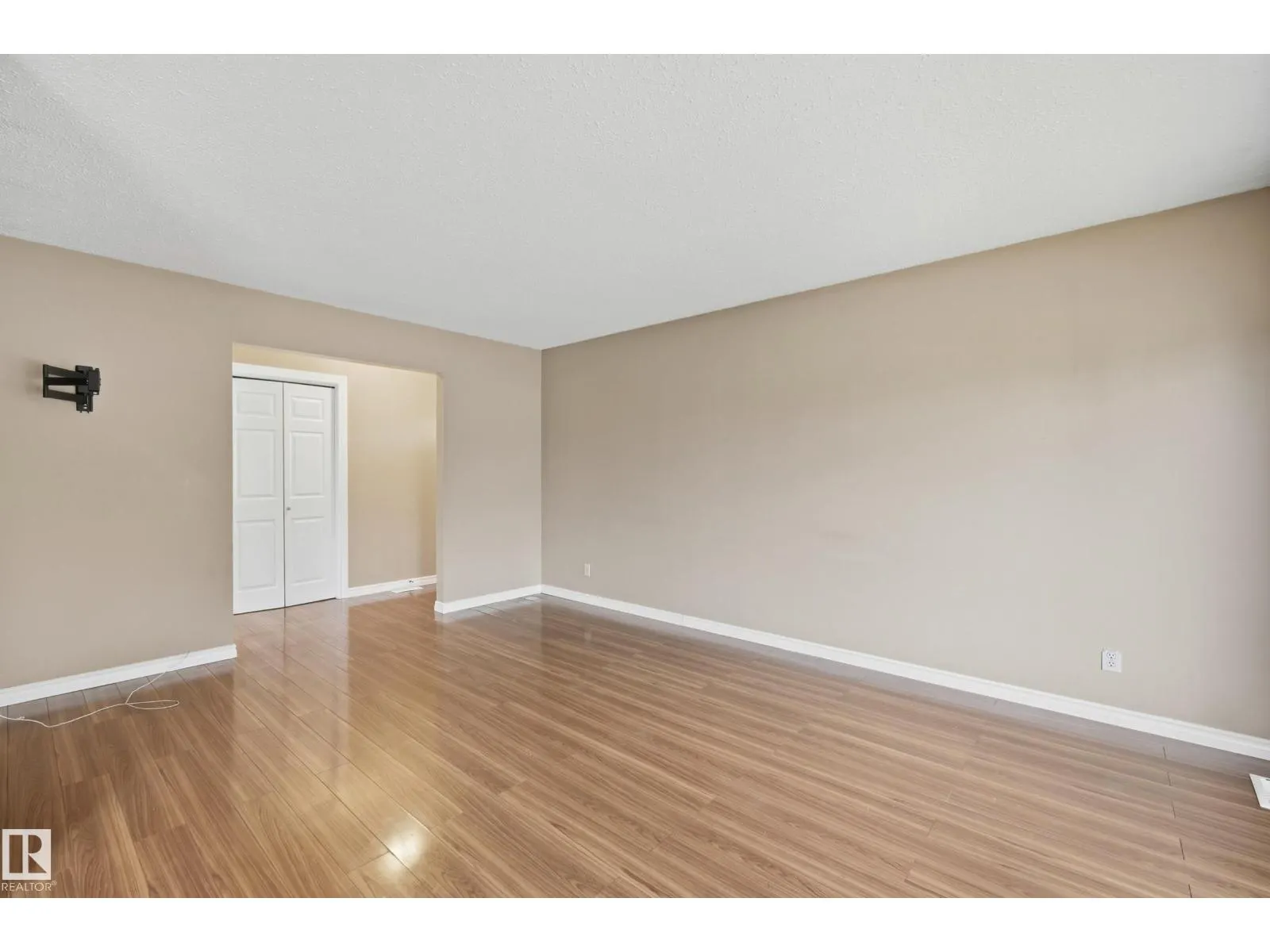 14231 24 ST NW