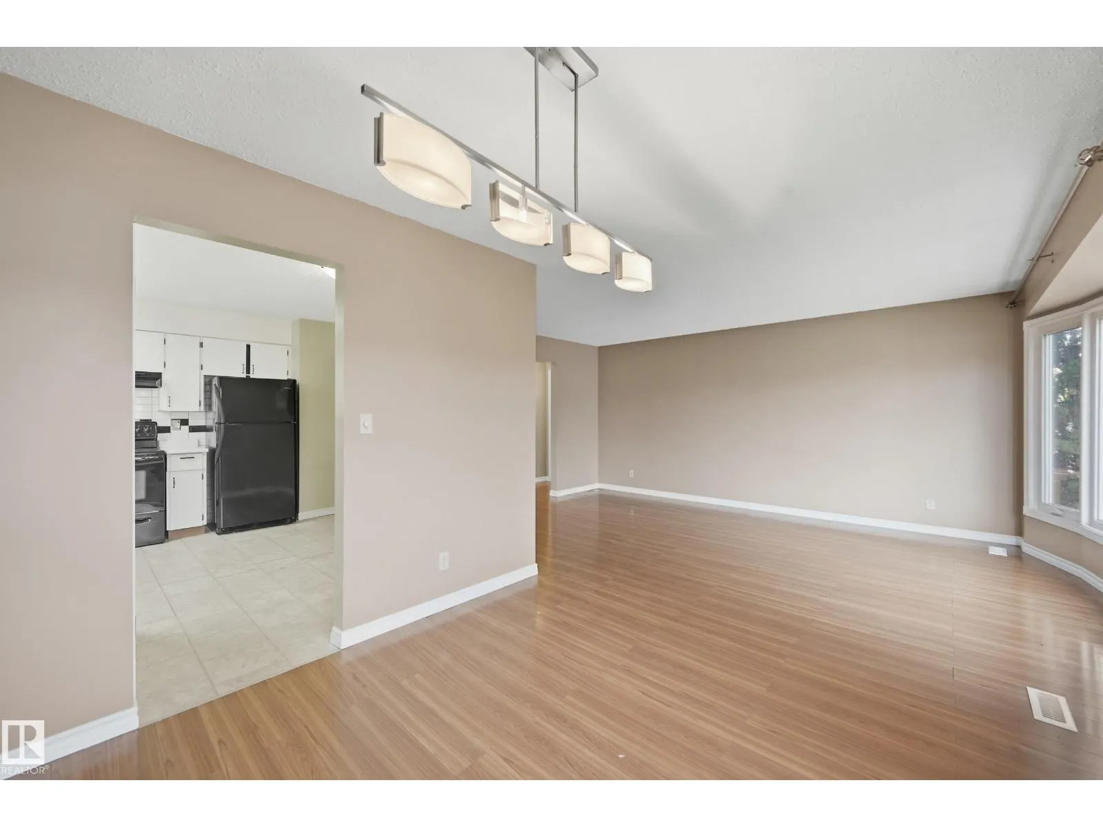 14231 24 ST NW