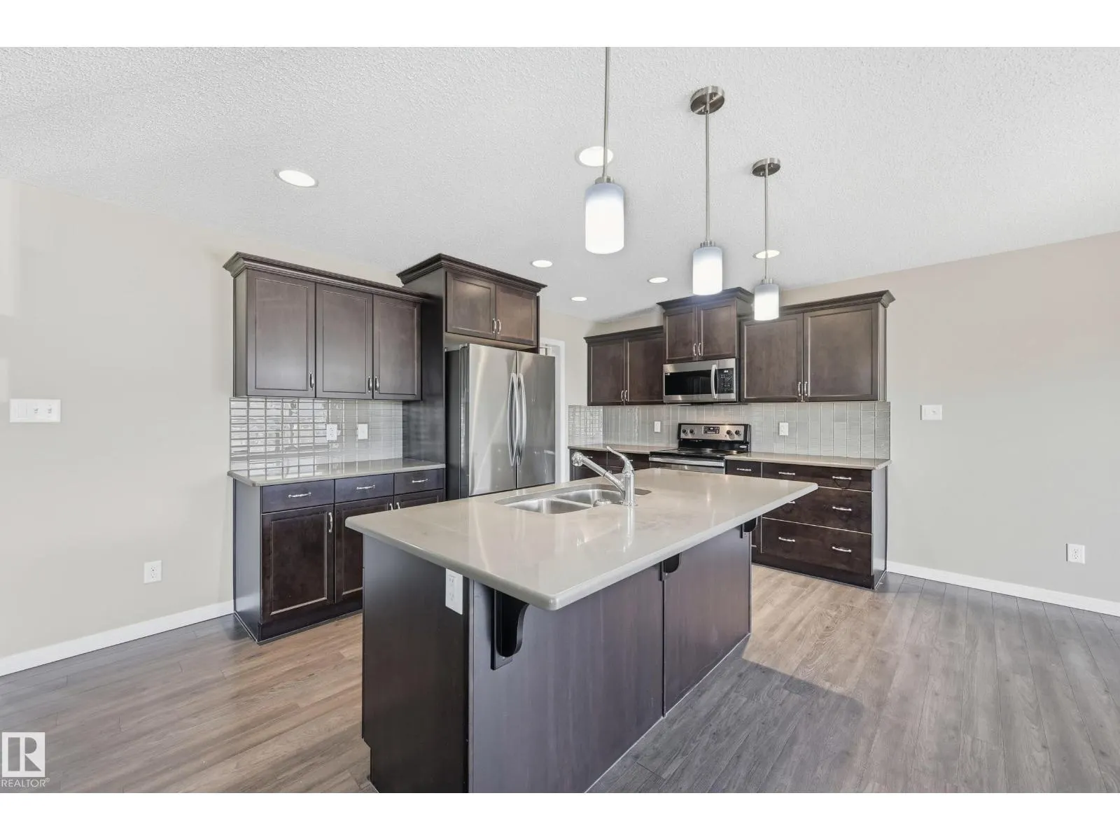 3528 CLAXTON CR SW