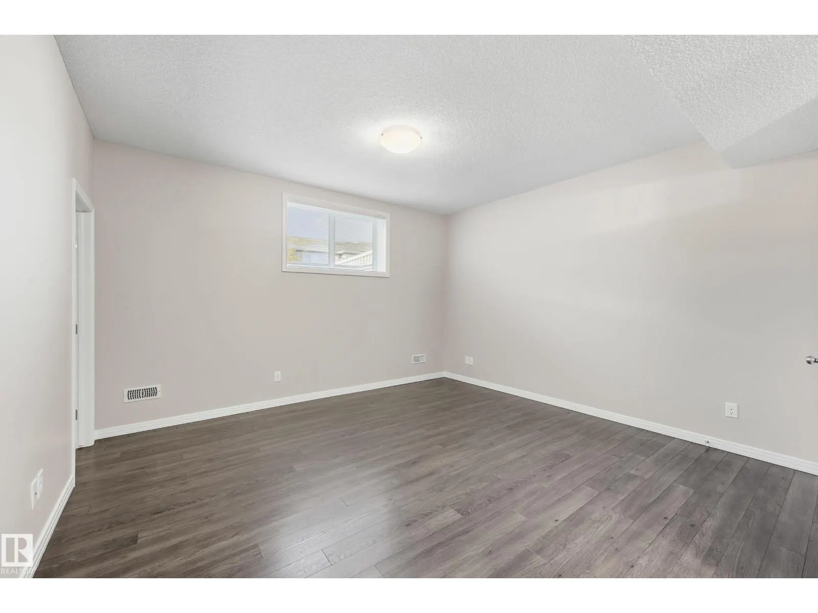 3528 CLAXTON CR SW