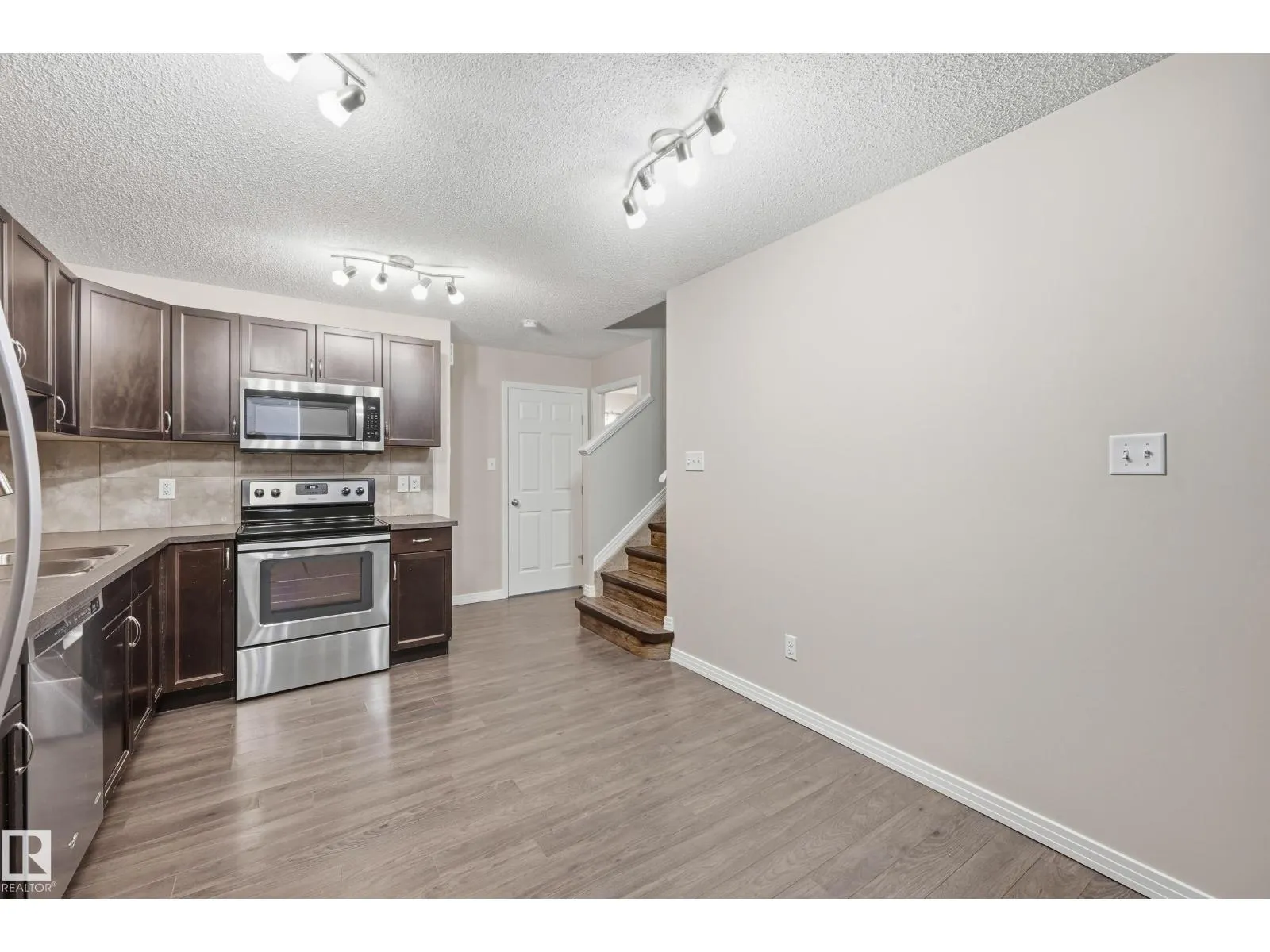 3528 CLAXTON CR SW