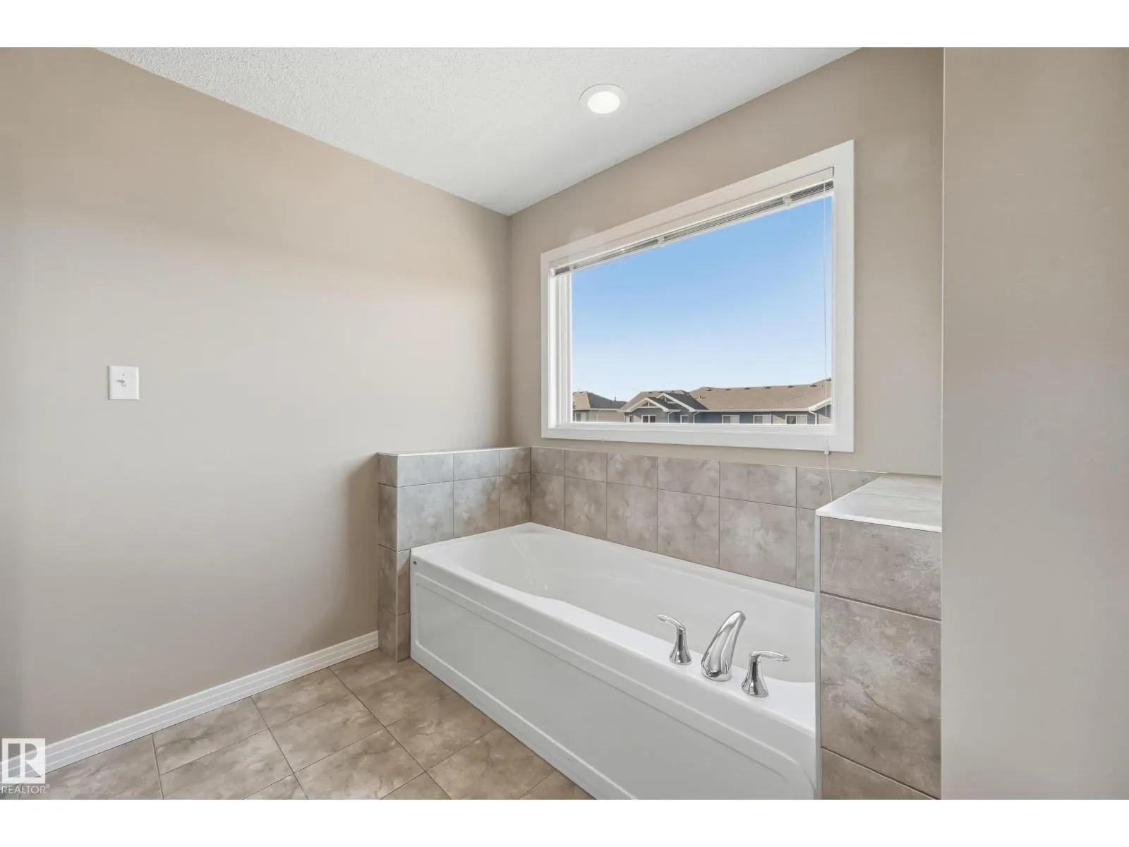 3528 CLAXTON CR SW