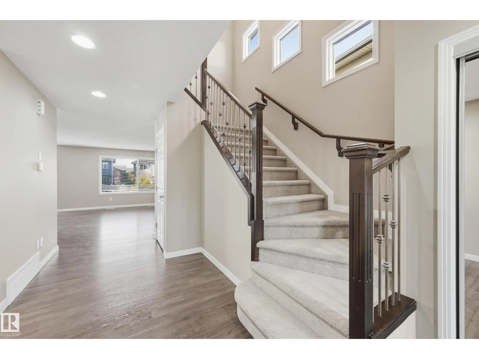 3528 CLAXTON CR SW