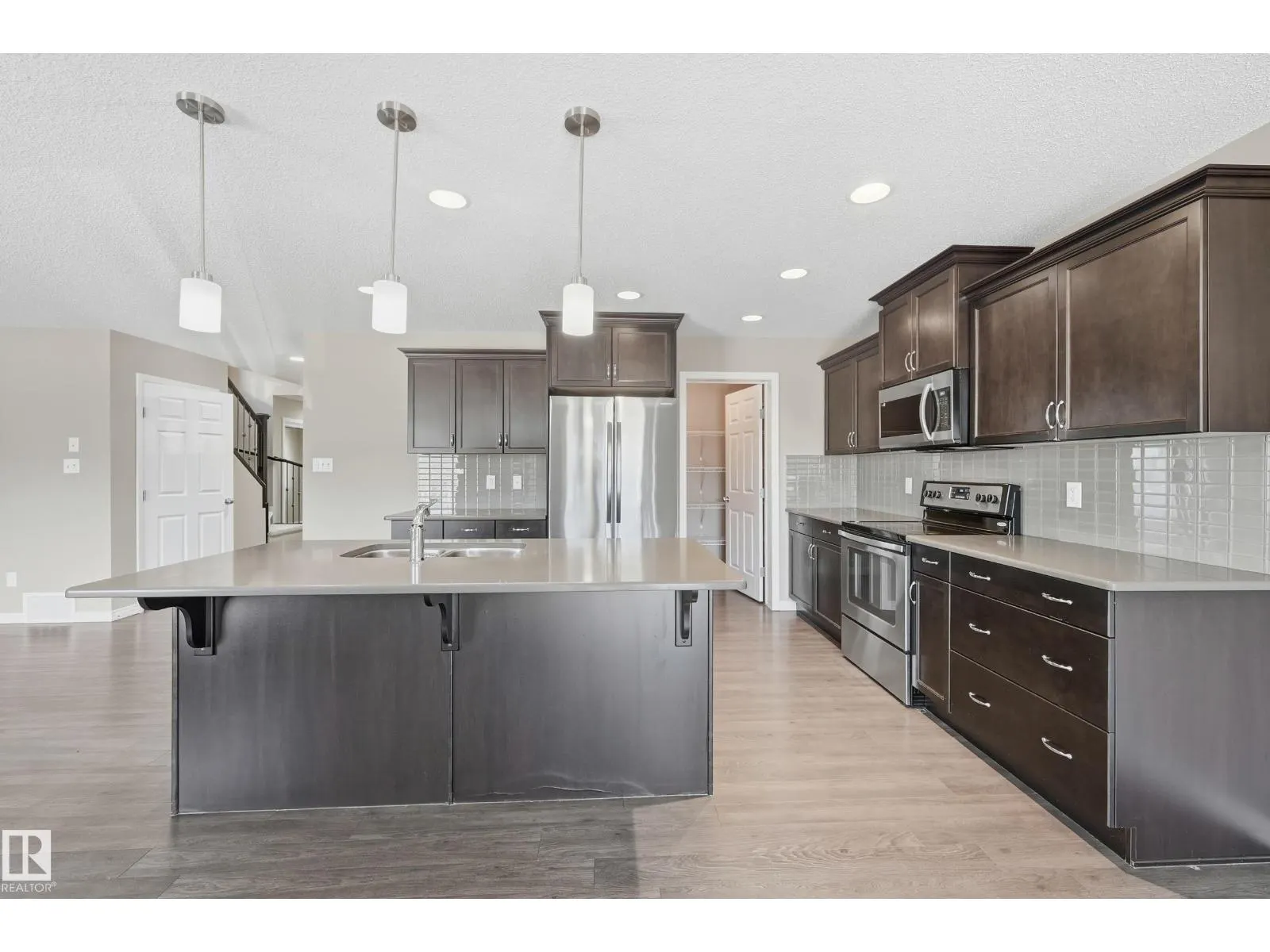 3528 CLAXTON CR SW