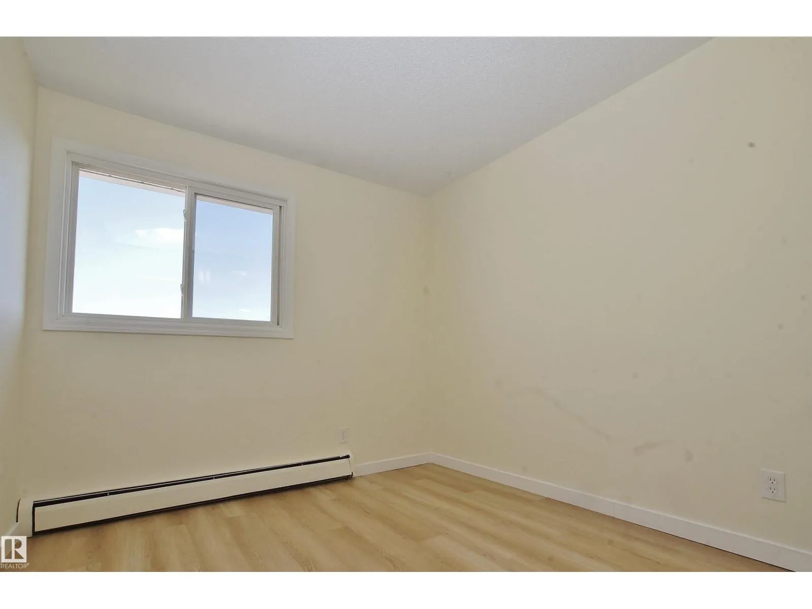 #46 13590 38 ST NW