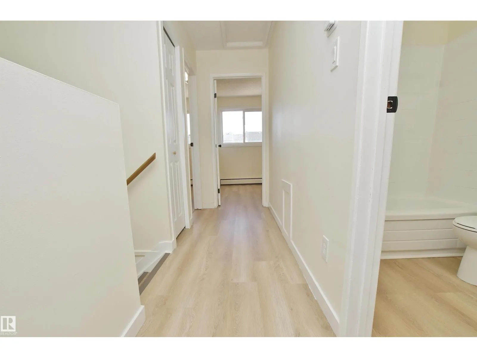 #46 13590 38 ST NW