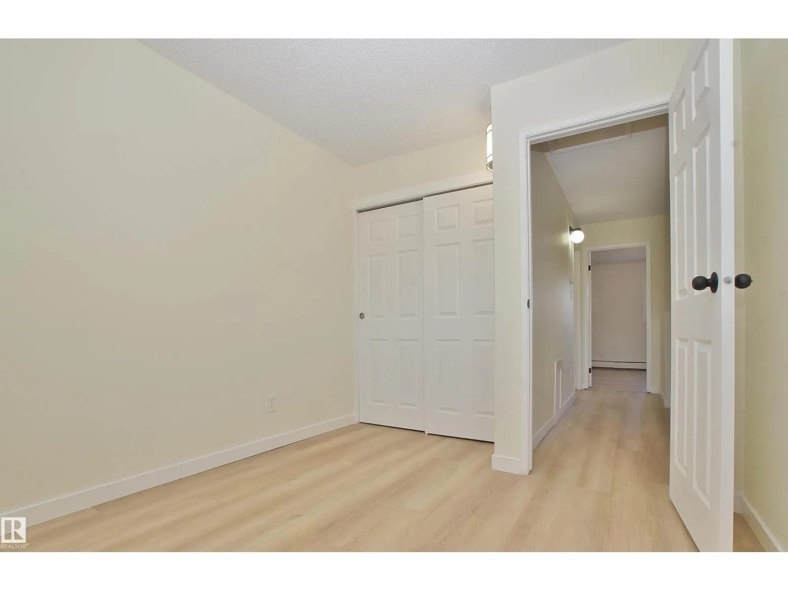 #46 13590 38 ST NW