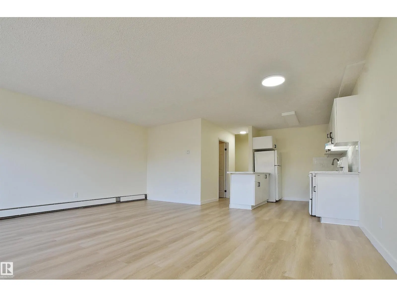 #46 13590 38 ST NW