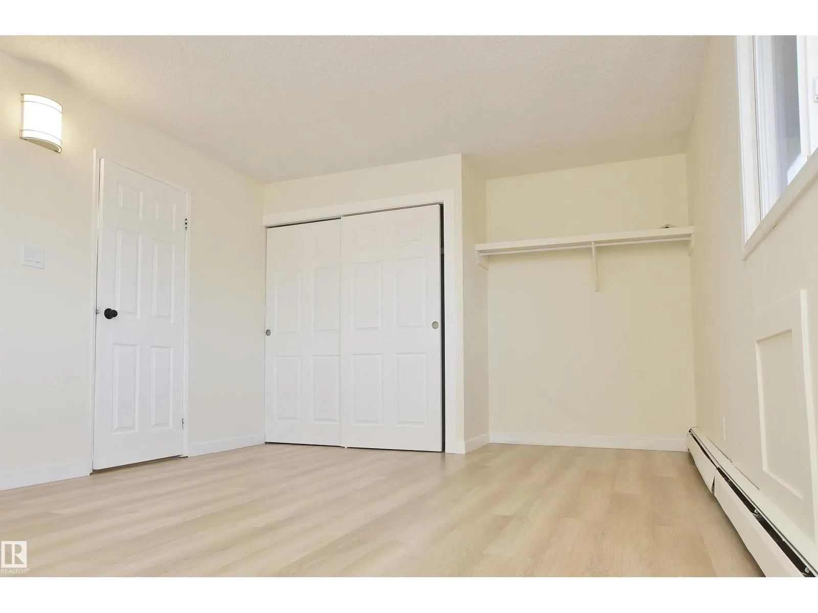 #46 13590 38 ST NW