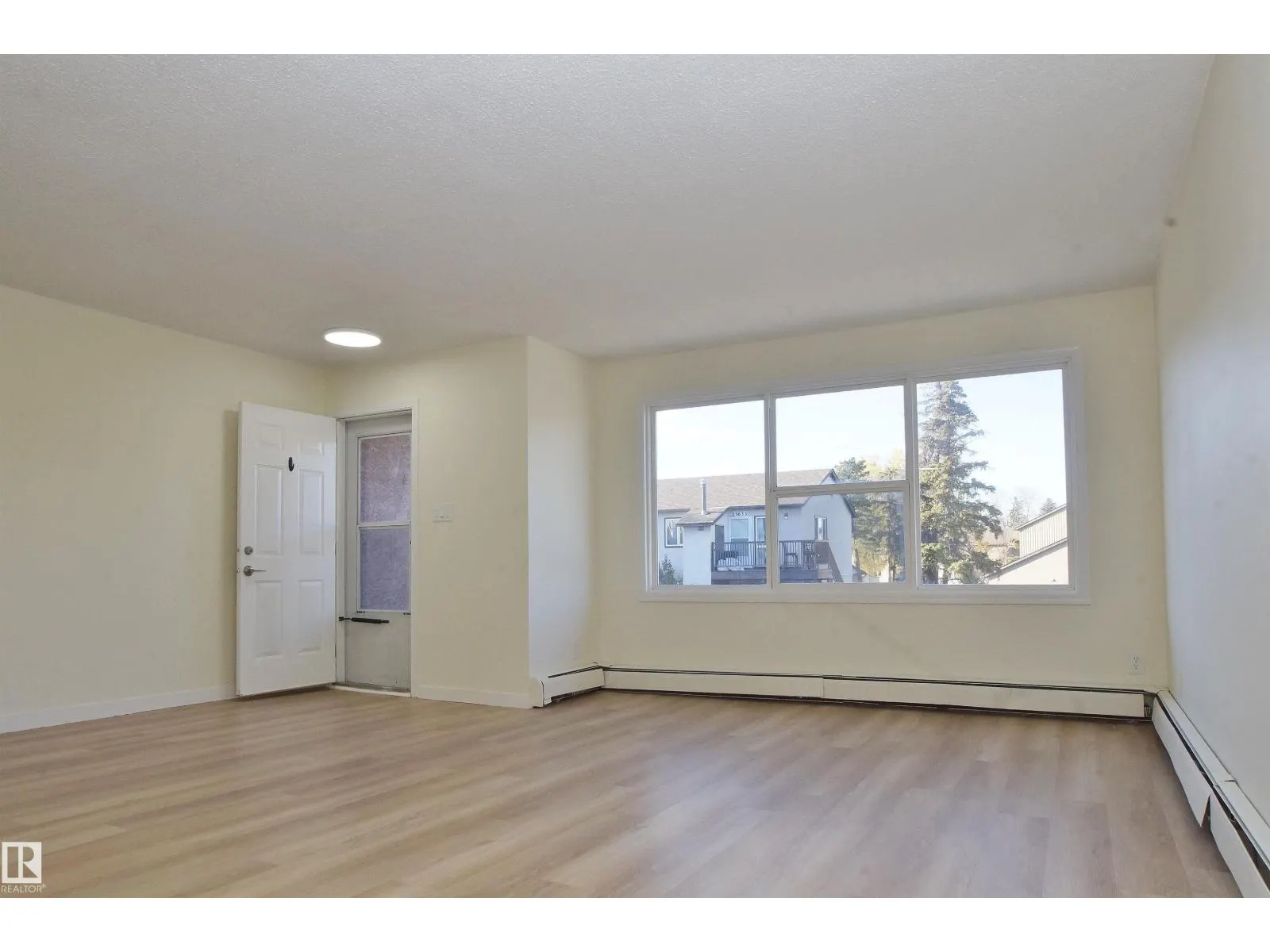 #46 13590 38 ST NW