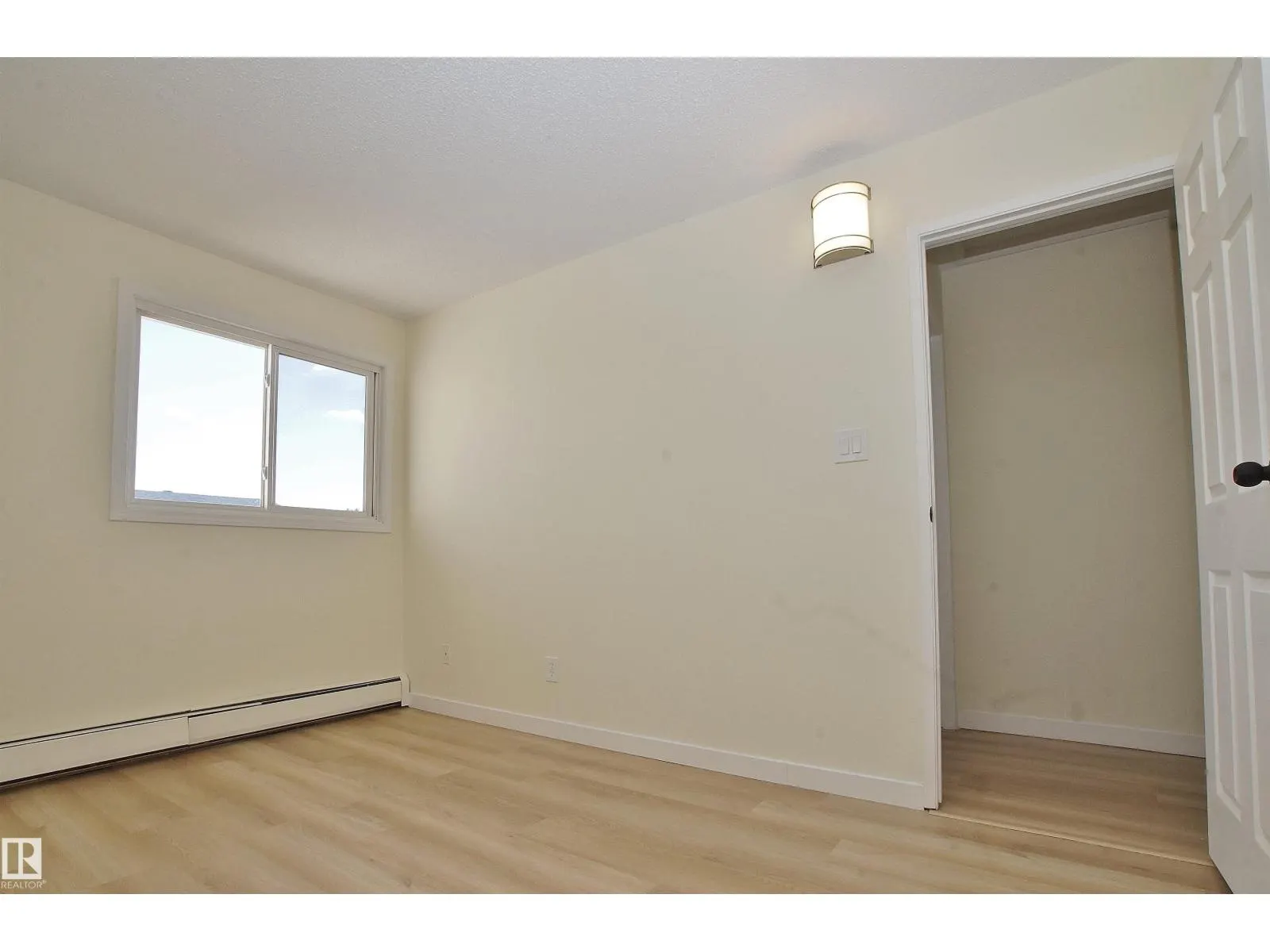 #46 13590 38 ST NW