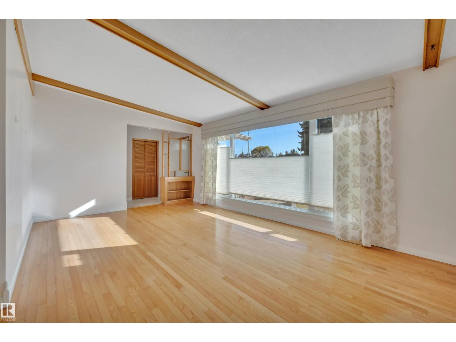 5604 94A AV NW