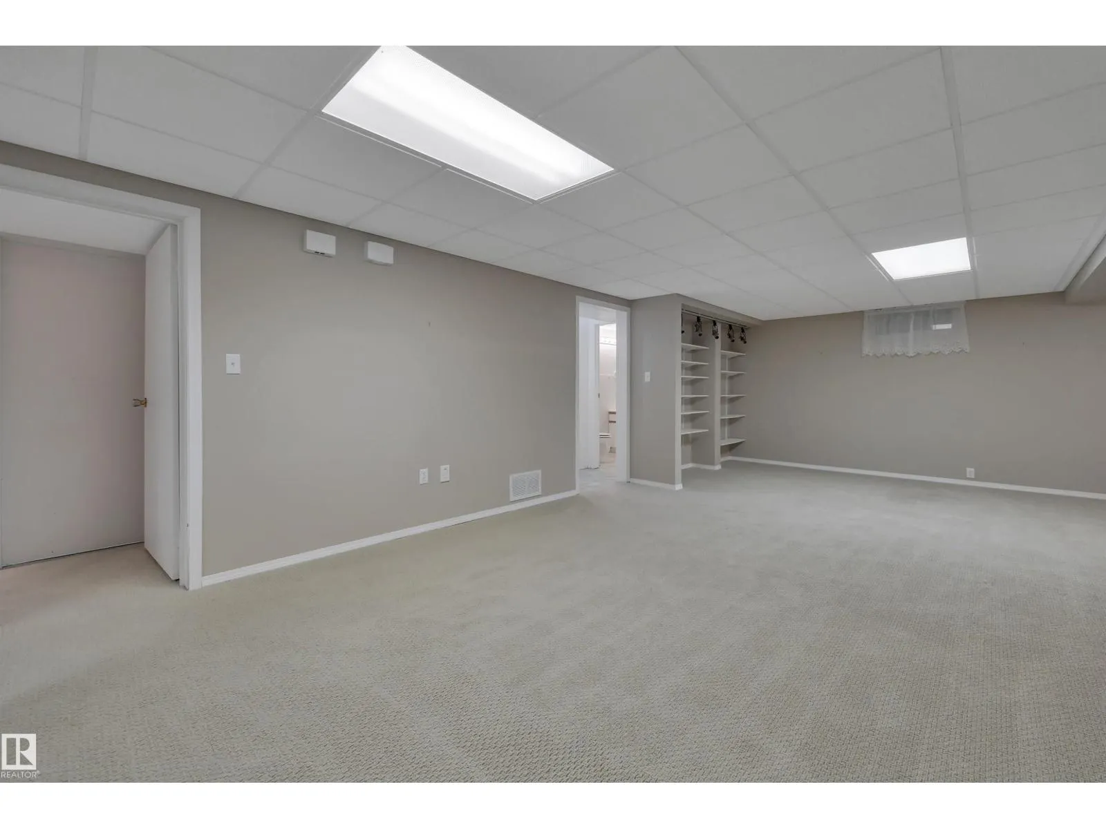 5604 94A AV NW